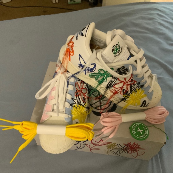 Adidas SST AEC Superearth